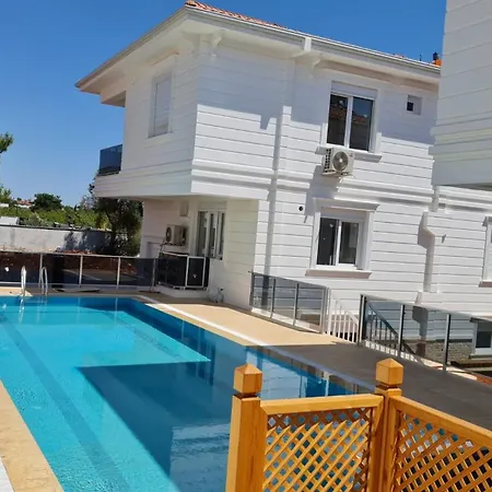 Sakin Bir Muhit, Merkeze Yakin Tatil Koeyue,