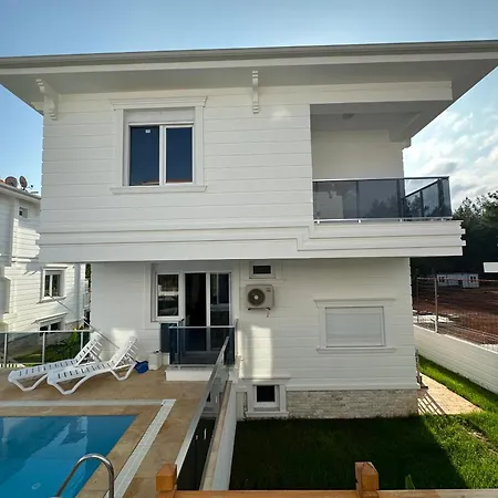 Sakin Bir Muhit, Merkeze Yakin Tatil Koeyue,
