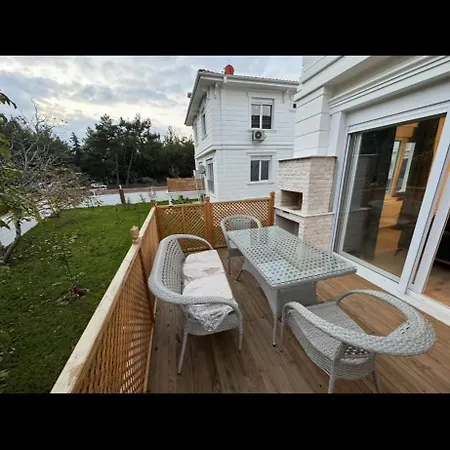 Sakin Bir Muhit, Merkeze Yakın Tatil Köyü, Vılla Tatil Evi