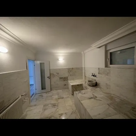 Sakin Bir Muhit, Merkeze Yakin Tatil Koeyue, *