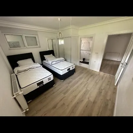 Sakin Bir Muhit, Merkeze Yakın Tatil Köyü, Vılla Tatil Evi *
