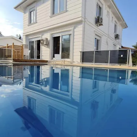 Casa de Férias Sakin Bir Muhit, Merkeze Yakin Tatil Koeyue, Dosemealti