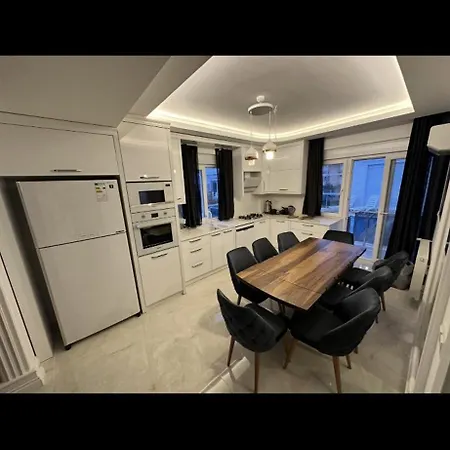 Casa de Férias Sakin Bir Muhit, Merkeze Yakin Tatil Koeyue, *